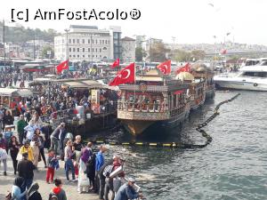 [P38] Aglomerația de la Galata unde se mănâncă faimosul balik.  » foto by Aurici
 - 
<span class="allrVoted glyphicon glyphicon-heart hidden" id="av1057618"></span>
<a class="m-l-10 hidden" id="sv1057618" onclick="voting_Foto_DelVot(,1057618,16001)" role="button">șterge vot <span class="glyphicon glyphicon-remove"></span></a>
<a id="v91057618" class=" c-red"  onclick="voting_Foto_SetVot(1057618)" role="button"><span class="glyphicon glyphicon-heart-empty"></span> <b>LIKE</b> = Votează poza</a> <img class="hidden"  id="f1057618W9" src="/imagini/loader.gif" border="0" /><span class="AjErrMes hidden" id="e1057618ErM"></span>