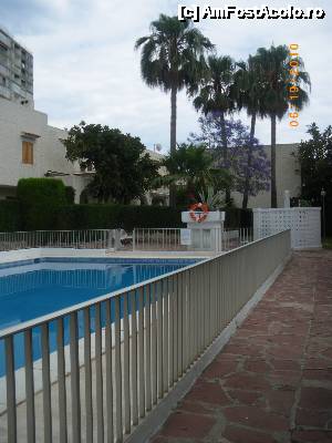 [P29] Piscina complexului de vile private unde am stat in 2010. Bancute si dusuri » foto by arru
 - 
<span class="allrVoted glyphicon glyphicon-heart hidden" id="av492887"></span>
<a class="m-l-10 hidden" id="sv492887" onclick="voting_Foto_DelVot(,492887,16005)" role="button">șterge vot <span class="glyphicon glyphicon-remove"></span></a>
<a id="v9492887" class=" c-red"  onclick="voting_Foto_SetVot(492887)" role="button"><span class="glyphicon glyphicon-heart-empty"></span> <b>LIKE</b> = Votează poza</a> <img class="hidden"  id="f492887W9" src="/imagini/loader.gif" border="0" /><span class="AjErrMes hidden" id="e492887ErM"></span>