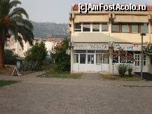 [P04] Spre restaurant pe aleea din lateralul cladirii.  » foto by _mirela_
 - 
<span class="allrVoted glyphicon glyphicon-heart hidden" id="av493634"></span>
<a class="m-l-10 hidden" id="sv493634" onclick="voting_Foto_DelVot(,493634,16019)" role="button">șterge vot <span class="glyphicon glyphicon-remove"></span></a>
<a id="v9493634" class=" c-red"  onclick="voting_Foto_SetVot(493634)" role="button"><span class="glyphicon glyphicon-heart-empty"></span> <b>LIKE</b> = Votează poza</a> <img class="hidden"  id="f493634W9" src="/imagini/loader.gif" border="0" /><span class="AjErrMes hidden" id="e493634ErM"></span>