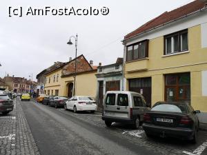 [P01] Casa galbenă din dreapta e cea cu apt nostru (ferestrele de la etaj). Str. Faurului, cu parcare pe ambele părți.  » foto by crismis
 - 
<span class="allrVoted glyphicon glyphicon-heart hidden" id="av1136877"></span>
<a class="m-l-10 hidden" id="sv1136877" onclick="voting_Foto_DelVot(,1136877,16103)" role="button">șterge vot <span class="glyphicon glyphicon-remove"></span></a>
<a id="v91136877" class=" c-red"  onclick="voting_Foto_SetVot(1136877)" role="button"><span class="glyphicon glyphicon-heart-empty"></span> <b>LIKE</b> = Votează poza</a> <img class="hidden"  id="f1136877W9" src="/imagini/loader.gif" border="0" /><span class="AjErrMes hidden" id="e1136877ErM"></span>