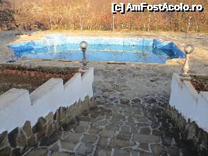 [P13] Piscina privita mai de aproape » foto by valyionsc
 - 
<span class="allrVoted glyphicon glyphicon-heart hidden" id="av496374"></span>
<a class="m-l-10 hidden" id="sv496374" onclick="voting_Foto_DelVot(,496374,16113)" role="button">șterge vot <span class="glyphicon glyphicon-remove"></span></a>
<a id="v9496374" class=" c-red"  onclick="voting_Foto_SetVot(496374)" role="button"><span class="glyphicon glyphicon-heart-empty"></span> <b>LIKE</b> = Votează poza</a> <img class="hidden"  id="f496374W9" src="/imagini/loader.gif" border="0" /><span class="AjErrMes hidden" id="e496374ErM"></span>