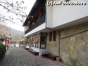 [P22] Intrarea in restaurantul Complexului Boliari » foto by valyionsc
 - 
<span class="allrVoted glyphicon glyphicon-heart hidden" id="av496383"></span>
<a class="m-l-10 hidden" id="sv496383" onclick="voting_Foto_DelVot(,496383,16113)" role="button">șterge vot <span class="glyphicon glyphicon-remove"></span></a>
<a id="v9496383" class=" c-red"  onclick="voting_Foto_SetVot(496383)" role="button"><span class="glyphicon glyphicon-heart-empty"></span> <b>LIKE</b> = Votează poza</a> <img class="hidden"  id="f496383W9" src="/imagini/loader.gif" border="0" /><span class="AjErrMes hidden" id="e496383ErM"></span>