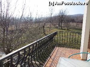 [P32] Balconul si o parte din livada in fundal » foto by valyionsc
 - 
<span class="allrVoted glyphicon glyphicon-heart hidden" id="av496393"></span>
<a class="m-l-10 hidden" id="sv496393" onclick="voting_Foto_DelVot(,496393,16113)" role="button">șterge vot <span class="glyphicon glyphicon-remove"></span></a>
<a id="v9496393" class=" c-red"  onclick="voting_Foto_SetVot(496393)" role="button"><span class="glyphicon glyphicon-heart-empty"></span> <b>LIKE</b> = Votează poza</a> <img class="hidden"  id="f496393W9" src="/imagini/loader.gif" border="0" /><span class="AjErrMes hidden" id="e496393ErM"></span>