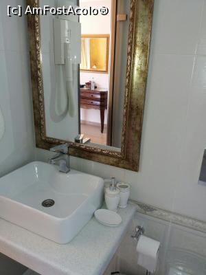 [P24] Camera deluxe- Acrothea Hotel- septembrie 2017 » foto by mirmicu
 - 
<span class="allrVoted glyphicon glyphicon-heart hidden" id="av948632"></span>
<a class="m-l-10 hidden" id="sv948632" onclick="voting_Foto_DelVot(,948632,16134)" role="button">șterge vot <span class="glyphicon glyphicon-remove"></span></a>
<a id="v9948632" class=" c-red"  onclick="voting_Foto_SetVot(948632)" role="button"><span class="glyphicon glyphicon-heart-empty"></span> <b>LIKE</b> = Votează poza</a> <img class="hidden"  id="f948632W9" src="/imagini/loader.gif" border="0" /><span class="AjErrMes hidden" id="e948632ErM"></span>