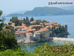 [P04] sveti stefan, de pe terasa apartamentului millicer » foto by andreea72
 - 
<span class="allrVoted glyphicon glyphicon-heart hidden" id="av500485"></span>
<a class="m-l-10 hidden" id="sv500485" onclick="voting_Foto_DelVot(,500485,16209)" role="button">șterge vot <span class="glyphicon glyphicon-remove"></span></a>
<a id="v9500485" class=" c-red"  onclick="voting_Foto_SetVot(500485)" role="button"><span class="glyphicon glyphicon-heart-empty"></span> <b>LIKE</b> = Votează poza</a> <img class="hidden"  id="f500485W9" src="/imagini/loader.gif" border="0" /><span class="AjErrMes hidden" id="e500485ErM"></span>