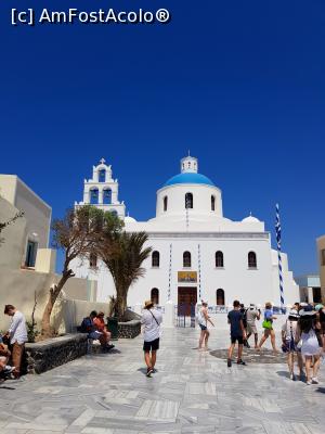 [P10] biserica centrala din Oia » foto by Danutza23
 - 
<span class="allrVoted glyphicon glyphicon-heart hidden" id="av1006173"></span>
<a class="m-l-10 hidden" id="sv1006173" onclick="voting_Foto_DelVot(,1006173,16213)" role="button">șterge vot <span class="glyphicon glyphicon-remove"></span></a>
<a id="v91006173" class=" c-red"  onclick="voting_Foto_SetVot(1006173)" role="button"><span class="glyphicon glyphicon-heart-empty"></span> <b>LIKE</b> = Votează poza</a> <img class="hidden"  id="f1006173W9" src="/imagini/loader.gif" border="0" /><span class="AjErrMes hidden" id="e1006173ErM"></span>