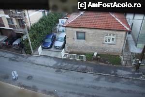 [P05] Balkan Hotel Garni - de pe geam se vede micuta parcare a hotelului, noi am avut noroc si am prins loc » foto by cristi_an3000
 - 
<span class="allrVoted glyphicon glyphicon-heart hidden" id="av501082"></span>
<a class="m-l-10 hidden" id="sv501082" onclick="voting_Foto_DelVot(,501082,16218)" role="button">șterge vot <span class="glyphicon glyphicon-remove"></span></a>
<a id="v9501082" class=" c-red"  onclick="voting_Foto_SetVot(501082)" role="button"><span class="glyphicon glyphicon-heart-empty"></span> <b>LIKE</b> = Votează poza</a> <img class="hidden"  id="f501082W9" src="/imagini/loader.gif" border="0" /><span class="AjErrMes hidden" id="e501082ErM"></span>