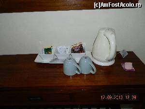 [P18] cafea si ceai gratis in camere » foto by andreea72
 - 
<span class="allrVoted glyphicon glyphicon-heart hidden" id="av501584"></span>
<a class="m-l-10 hidden" id="sv501584" onclick="voting_Foto_DelVot(,501584,16232)" role="button">șterge vot <span class="glyphicon glyphicon-remove"></span></a>
<a id="v9501584" class=" c-red"  onclick="voting_Foto_SetVot(501584)" role="button"><span class="glyphicon glyphicon-heart-empty"></span> <b>LIKE</b> = Votează poza</a> <img class="hidden"  id="f501584W9" src="/imagini/loader.gif" border="0" /><span class="AjErrMes hidden" id="e501584ErM"></span>