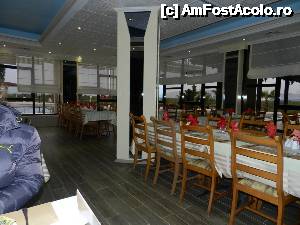 [P17] Restaurantul unde se serveste micul dejun, la partier. Am vazut ca mai exista un restaurant cu kebapuri la drumul principal, dar e gandit si pt. calatori.  » foto by TraianS
 - 
<span class="allrVoted glyphicon glyphicon-heart hidden" id="av501673"></span>
<a class="m-l-10 hidden" id="sv501673" onclick="voting_Foto_DelVot(,501673,16234)" role="button">șterge vot <span class="glyphicon glyphicon-remove"></span></a>
<a id="v9501673" class=" c-red"  onclick="voting_Foto_SetVot(501673)" role="button"><span class="glyphicon glyphicon-heart-empty"></span> <b>LIKE</b> = Votează poza</a> <img class="hidden"  id="f501673W9" src="/imagini/loader.gif" border="0" /><span class="AjErrMes hidden" id="e501673ErM"></span>