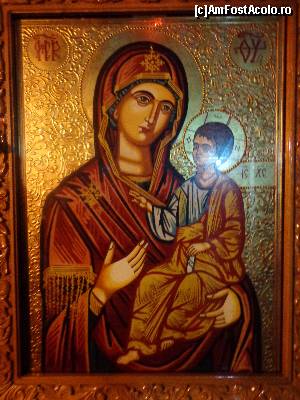 [P03] Mănăstirea Colilia, Paraclisul Sfântului Mare Mucenic Gheorghe: Icoana Maicii Domnului cu pruncul care a secretat mir în ziua de 10 decembrie 2010 » foto by mariana.olaru
 - 
<span class="allrVoted glyphicon glyphicon-heart hidden" id="av503238"></span>
<a class="m-l-10 hidden" id="sv503238" onclick="voting_Foto_DelVot(,503238,16273)" role="button">șterge vot <span class="glyphicon glyphicon-remove"></span></a>
<a id="v9503238" class=" c-red"  onclick="voting_Foto_SetVot(503238)" role="button"><span class="glyphicon glyphicon-heart-empty"></span> <b>LIKE</b> = Votează poza</a> <img class="hidden"  id="f503238W9" src="/imagini/loader.gif" border="0" /><span class="AjErrMes hidden" id="e503238ErM"></span>