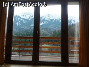 [P03] Peisaj din camera - vedere spre masivul Piatra Craiului » foto by CataAndreea*
 - 
<span class="allrVoted glyphicon glyphicon-heart hidden" id="av813144"></span>
<a class="m-l-10 hidden" id="sv813144" onclick="voting_Foto_DelVot(,813144,16322)" role="button">șterge vot <span class="glyphicon glyphicon-remove"></span></a>
<a id="v9813144" class=" c-red"  onclick="voting_Foto_SetVot(813144)" role="button"><span class="glyphicon glyphicon-heart-empty"></span> <b>LIKE</b> = Votează poza</a> <img class="hidden"  id="f813144W9" src="/imagini/loader.gif" border="0" /><span class="AjErrMes hidden" id="e813144ErM"></span>