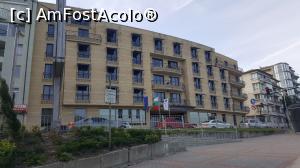 [P02] fatada hotel » foto by black_mamba
 - 
<span class="allrVoted glyphicon glyphicon-heart hidden" id="av970382"></span>
<a class="m-l-10 hidden" id="sv970382" onclick="voting_Foto_DelVot(,970382,16323)" role="button">șterge vot <span class="glyphicon glyphicon-remove"></span></a>
<a id="v9970382" class=" c-red"  onclick="voting_Foto_SetVot(970382)" role="button"><span class="glyphicon glyphicon-heart-empty"></span> <b>LIKE</b> = Votează poza</a> <img class="hidden"  id="f970382W9" src="/imagini/loader.gif" border="0" /><span class="AjErrMes hidden" id="e970382ErM"></span>