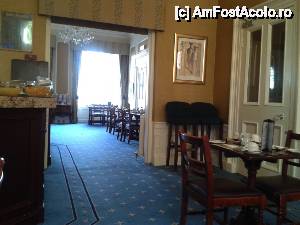 [P06] Imagine din sala de mese, pe uşa din dreapta se iese pentru a pătrunde în mini-spaţiul de relaxare, adică un fel de lobby » foto by le_maitre
 - 
<span class="allrVoted glyphicon glyphicon-heart hidden" id="av505763"></span>
<a class="m-l-10 hidden" id="sv505763" onclick="voting_Foto_DelVot(,505763,16326)" role="button">șterge vot <span class="glyphicon glyphicon-remove"></span></a>
<a id="v9505763" class=" c-red"  onclick="voting_Foto_SetVot(505763)" role="button"><span class="glyphicon glyphicon-heart-empty"></span> <b>LIKE</b> = Votează poza</a> <img class="hidden"  id="f505763W9" src="/imagini/loader.gif" border="0" /><span class="AjErrMes hidden" id="e505763ErM"></span>