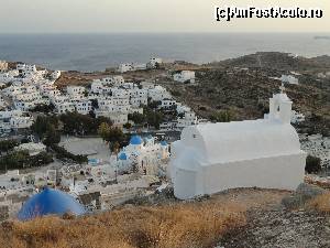 [P12] Ios Chora, capela, catedrala si bineinteles Marea Egee: vedere de sus de pe deal de la Panagia Gremiotissa » foto by zuftim
 - 
<span class="allrVoted glyphicon glyphicon-heart hidden" id="av587945"></span>
<a class="m-l-10 hidden" id="sv587945" onclick="voting_Foto_DelVot(,587945,16348)" role="button">șterge vot <span class="glyphicon glyphicon-remove"></span></a>
<a id="v9587945" class=" c-red"  onclick="voting_Foto_SetVot(587945)" role="button"><span class="glyphicon glyphicon-heart-empty"></span> <b>LIKE</b> = Votează poza</a> <img class="hidden"  id="f587945W9" src="/imagini/loader.gif" border="0" /><span class="AjErrMes hidden" id="e587945ErM"></span>