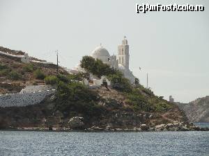 [P05] Biserica Agia Irini strajuieste coasta in apropierea portului Ormos.  » foto by zuftim
 - 
<span class="allrVoted glyphicon glyphicon-heart hidden" id="av587938"></span>
<a class="m-l-10 hidden" id="sv587938" onclick="voting_Foto_DelVot(,587938,16348)" role="button">șterge vot <span class="glyphicon glyphicon-remove"></span></a>
<a id="v9587938" class=" c-red"  onclick="voting_Foto_SetVot(587938)" role="button"><span class="glyphicon glyphicon-heart-empty"></span> <b>LIKE</b> = Votează poza</a> <img class="hidden"  id="f587938W9" src="/imagini/loader.gif" border="0" /><span class="AjErrMes hidden" id="e587938ErM"></span>