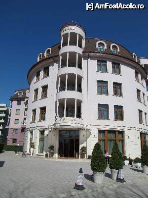 [P03] Hotel Kristel- imagine frontala » foto by alb1573
 - 
<span class="allrVoted glyphicon glyphicon-heart hidden" id="av508040"></span>
<a class="m-l-10 hidden" id="sv508040" onclick="voting_Foto_DelVot(,508040,16361)" role="button">șterge vot <span class="glyphicon glyphicon-remove"></span></a>
<a id="v9508040" class=" c-red"  onclick="voting_Foto_SetVot(508040)" role="button"><span class="glyphicon glyphicon-heart-empty"></span> <b>LIKE</b> = Votează poza</a> <img class="hidden"  id="f508040W9" src="/imagini/loader.gif" border="0" /><span class="AjErrMes hidden" id="e508040ErM"></span>