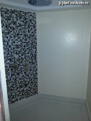 [P16] Cabina de dus » foto by veronici
 - 
<span class="allrVoted glyphicon glyphicon-heart hidden" id="av510340"></span>
<a class="m-l-10 hidden" id="sv510340" onclick="voting_Foto_DelVot(,510340,16405)" role="button">șterge vot <span class="glyphicon glyphicon-remove"></span></a>
<a id="v9510340" class=" c-red"  onclick="voting_Foto_SetVot(510340)" role="button"><span class="glyphicon glyphicon-heart-empty"></span> <b>LIKE</b> = Votează poza</a> <img class="hidden"  id="f510340W9" src="/imagini/loader.gif" border="0" /><span class="AjErrMes hidden" id="e510340ErM"></span>