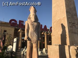 [P02] King Tut Museum – intrarea în mall » foto by nicole33
 - 
<span class="allrVoted glyphicon glyphicon-heart hidden" id="av1208517"></span>
<a class="m-l-10 hidden" id="sv1208517" onclick="voting_Foto_DelVot(,1208517,16440)" role="button">șterge vot <span class="glyphicon glyphicon-remove"></span></a>
<a id="v91208517" class=" c-red"  onclick="voting_Foto_SetVot(1208517)" role="button"><span class="glyphicon glyphicon-heart-empty"></span> <b>LIKE</b> = Votează poza</a> <img class="hidden"  id="f1208517W9" src="/imagini/loader.gif" border="0" /><span class="AjErrMes hidden" id="e1208517ErM"></span>