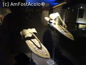 [P34] King Tut Museum – sandalele faraonului » foto by nicole33
 - 
<span class="allrVoted glyphicon glyphicon-heart hidden" id="av1208549"></span>
<a class="m-l-10 hidden" id="sv1208549" onclick="voting_Foto_DelVot(,1208549,16440)" role="button">șterge vot <span class="glyphicon glyphicon-remove"></span></a>
<a id="v91208549" class=" c-red"  onclick="voting_Foto_SetVot(1208549)" role="button"><span class="glyphicon glyphicon-heart-empty"></span> <b>LIKE</b> = Votează poza</a> <img class="hidden"  id="f1208549W9" src="/imagini/loader.gif" border="0" /><span class="AjErrMes hidden" id="e1208549ErM"></span>
