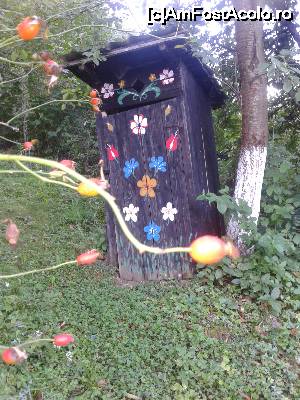 [P27] si inca un loc, din livadă, pe care Doamna Bica l-a inveselit cu delicatețe și, banuiesc eu și ceva umor.  » foto by izabiza
 - 
<span class="allrVoted glyphicon glyphicon-heart hidden" id="av676670"></span>
<a class="m-l-10 hidden" id="sv676670" onclick="voting_Foto_DelVot(,676670,16464)" role="button">șterge vot <span class="glyphicon glyphicon-remove"></span></a>
<a id="v9676670" class=" c-red"  onclick="voting_Foto_SetVot(676670)" role="button"><span class="glyphicon glyphicon-heart-empty"></span> <b>LIKE</b> = Votează poza</a> <img class="hidden"  id="f676670W9" src="/imagini/loader.gif" border="0" /><span class="AjErrMes hidden" id="e676670ErM"></span>