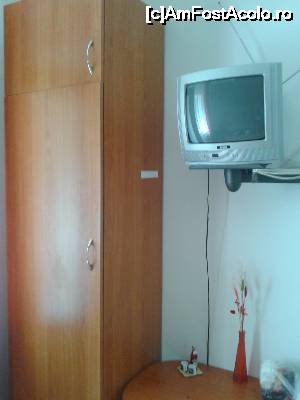 [P33] Mi-am călcat pe inimă și vă arat și un colț de cameră. Restul n-am mai pozat că apucasem să-mi înșir lucrurile :)  » foto by izabiza
 - 
<span class="allrVoted glyphicon glyphicon-heart hidden" id="av676676"></span>
<a class="m-l-10 hidden" id="sv676676" onclick="voting_Foto_DelVot(,676676,16464)" role="button">șterge vot <span class="glyphicon glyphicon-remove"></span></a>
<a id="v9676676" class=" c-red"  onclick="voting_Foto_SetVot(676676)" role="button"><span class="glyphicon glyphicon-heart-empty"></span> <b>LIKE</b> = Votează poza</a> <img class="hidden"  id="f676676W9" src="/imagini/loader.gif" border="0" /><span class="AjErrMes hidden" id="e676676ErM"></span>