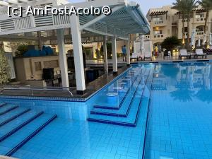 [P58] Rixos Sharm - O alegere excelentă - barul şi swim up barul de la Oasis Pool » foto by nicole33
 - 
<span class="allrVoted glyphicon glyphicon-heart hidden" id="av1235485"></span>
<a class="m-l-10 hidden" id="sv1235485" onclick="voting_Foto_DelVot(,1235485,16490)" role="button">șterge vot <span class="glyphicon glyphicon-remove"></span></a>
<a id="v91235485" class=" c-red"  onclick="voting_Foto_SetVot(1235485)" role="button"><span class="glyphicon glyphicon-heart-empty"></span> <b>LIKE</b> = Votează poza</a> <img class="hidden"  id="f1235485W9" src="/imagini/loader.gif" border="0" /><span class="AjErrMes hidden" id="e1235485ErM"></span>
