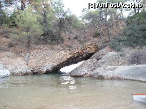 [P22] Plaja Trypiti- crapatura din stanca pe unde intra apele marii » foto by luciaoradea
 - 
<span class="allrVoted glyphicon glyphicon-heart hidden" id="av534576"></span>
<a class="m-l-10 hidden" id="sv534576" onclick="voting_Foto_DelVot(,534576,16494)" role="button">șterge vot <span class="glyphicon glyphicon-remove"></span></a>
<a id="v9534576" class=" c-red"  onclick="voting_Foto_SetVot(534576)" role="button"><span class="glyphicon glyphicon-heart-empty"></span> <b>LIKE</b> = Votează poza</a> <img class="hidden"  id="f534576W9" src="/imagini/loader.gif" border="0" /><span class="AjErrMes hidden" id="e534576ErM"></span>