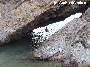 [P03] Plaja Trypiti- cea mai mare gaura din stanci si canotorul temerar » foto by luciaoradea
 - 
<span class="allrVoted glyphicon glyphicon-heart hidden" id="av534525"></span>
<a class="m-l-10 hidden" id="sv534525" onclick="voting_Foto_DelVot(,534525,16494)" role="button">șterge vot <span class="glyphicon glyphicon-remove"></span></a>
<a id="v9534525" class=" c-red"  onclick="voting_Foto_SetVot(534525)" role="button"><span class="glyphicon glyphicon-heart-empty"></span> <b>LIKE</b> = Votează poza</a> <img class="hidden"  id="f534525W9" src="/imagini/loader.gif" border="0" /><span class="AjErrMes hidden" id="e534525ErM"></span>