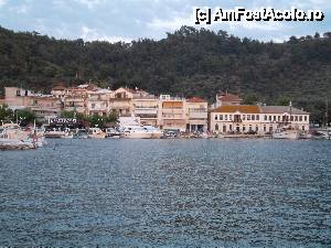 [P02] Portul vechi din Limenas. Cladirea mare din dreapta este vechea capitanie » foto by ISADORA
 - 
<span class="allrVoted glyphicon glyphicon-heart hidden" id="av439504"></span>
<a class="m-l-10 hidden" id="sv439504" onclick="voting_Foto_DelVot(,439504,16494)" role="button">șterge vot <span class="glyphicon glyphicon-remove"></span></a>
<a id="v9439504" class=" c-red"  onclick="voting_Foto_SetVot(439504)" role="button"><span class="glyphicon glyphicon-heart-empty"></span> <b>LIKE</b> = Votează poza</a> <img class="hidden"  id="f439504W9" src="/imagini/loader.gif" border="0" /><span class="AjErrMes hidden" id="e439504ErM"></span>