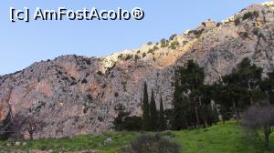 [P38] Muntele Parnassus, locul de unde pornea Izvorul sacru al Castaliei. » foto by ovidiuyepi
 - 
<span class="allrVoted glyphicon glyphicon-heart hidden" id="av1313215"></span>
<a class="m-l-10 hidden" id="sv1313215" onclick="voting_Foto_DelVot(,1313215,16497)" role="button">șterge vot <span class="glyphicon glyphicon-remove"></span></a>
<a id="v91313215" class=" c-red"  onclick="voting_Foto_SetVot(1313215)" role="button"><span class="glyphicon glyphicon-heart-empty"></span> <b>LIKE</b> = Votează poza</a> <img class="hidden"  id="f1313215W9" src="/imagini/loader.gif" border="0" /><span class="AjErrMes hidden" id="e1313215ErM"></span>