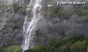 [P03] O parte din cascada Trümmelbach situată la trei km sud de satul Lauterbrunnen, Alpii Bernezi, Elveția.  » foto by traian.leuca †
 - 
<span class="allrVoted glyphicon glyphicon-heart hidden" id="av592475"></span>
<a class="m-l-10 hidden" id="sv592475" onclick="voting_Foto_DelVot(,592475,16501)" role="button">șterge vot <span class="glyphicon glyphicon-remove"></span></a>
<a id="v9592475" class=" c-red"  onclick="voting_Foto_SetVot(592475)" role="button"><span class="glyphicon glyphicon-heart-empty"></span> <b>LIKE</b> = Votează poza</a> <img class="hidden"  id="f592475W9" src="/imagini/loader.gif" border="0" /><span class="AjErrMes hidden" id="e592475ErM"></span>