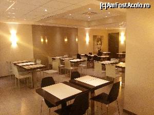 [P11] sala de mese » foto by danup
 - 
<span class="allrVoted glyphicon glyphicon-heart hidden" id="av594983"></span>
<a class="m-l-10 hidden" id="sv594983" onclick="voting_Foto_DelVot(,594983,16502)" role="button">șterge vot <span class="glyphicon glyphicon-remove"></span></a>
<a id="v9594983" class=" c-red"  onclick="voting_Foto_SetVot(594983)" role="button"><span class="glyphicon glyphicon-heart-empty"></span> <b>LIKE</b> = Votează poza</a> <img class="hidden"  id="f594983W9" src="/imagini/loader.gif" border="0" /><span class="AjErrMes hidden" id="e594983ErM"></span>