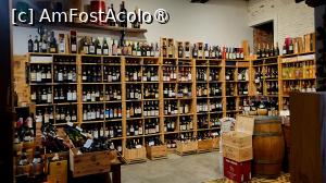 [P26] Lucca - magazin de vinuri » foto by k-lator
 - 
<span class="allrVoted glyphicon glyphicon-heart hidden" id="av1401923"></span>
<a class="m-l-10 hidden" id="sv1401923" onclick="voting_Foto_DelVot(,1401923,16529)" role="button">șterge vot <span class="glyphicon glyphicon-remove"></span></a>
<a id="v91401923" class=" c-red"  onclick="voting_Foto_SetVot(1401923)" role="button"><span class="glyphicon glyphicon-heart-empty"></span> <b>LIKE</b> = Votează poza</a> <img class="hidden"  id="f1401923W9" src="/imagini/loader.gif" border="0" /><span class="AjErrMes hidden" id="e1401923ErM"></span>