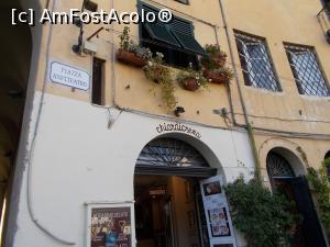 [P03] Lucca. Piazza dell'Amfiteatro Romano. » foto by mihaelavoicu
 - 
<span class="allrVoted glyphicon glyphicon-heart hidden" id="av1231309"></span>
<a class="m-l-10 hidden" id="sv1231309" onclick="voting_Foto_DelVot(,1231309,16529)" role="button">șterge vot <span class="glyphicon glyphicon-remove"></span></a>
<a id="v91231309" class=" c-red"  onclick="voting_Foto_SetVot(1231309)" role="button"><span class="glyphicon glyphicon-heart-empty"></span> <b>LIKE</b> = Votează poza</a> <img class="hidden"  id="f1231309W9" src="/imagini/loader.gif" border="0" /><span class="AjErrMes hidden" id="e1231309ErM"></span>