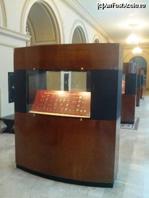 [P06] Vitrine moderne pentru expunerea monedelor.  » foto by tata123 🔱
 - 
<span class="allrVoted glyphicon glyphicon-heart hidden" id="av619082"></span>
<a class="m-l-10 hidden" id="sv619082" onclick="voting_Foto_DelVot(,619082,16545)" role="button">șterge vot <span class="glyphicon glyphicon-remove"></span></a>
<a id="v9619082" class=" c-red"  onclick="voting_Foto_SetVot(619082)" role="button"><span class="glyphicon glyphicon-heart-empty"></span> <b>LIKE</b> = Votează poza</a> <img class="hidden"  id="f619082W9" src="/imagini/loader.gif" border="0" /><span class="AjErrMes hidden" id="e619082ErM"></span>