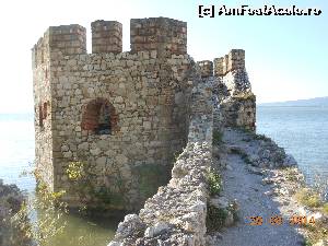 [P13] Cetatea Golubac - Turnul octogonal inundat de apele Dunării.  » foto by iulianic
 - 
<span class="allrVoted glyphicon glyphicon-heart hidden" id="av551596"></span>
<a class="m-l-10 hidden" id="sv551596" onclick="voting_Foto_DelVot(,551596,16590)" role="button">șterge vot <span class="glyphicon glyphicon-remove"></span></a>
<a id="v9551596" class=" c-red"  onclick="voting_Foto_SetVot(551596)" role="button"><span class="glyphicon glyphicon-heart-empty"></span> <b>LIKE</b> = Votează poza</a> <img class="hidden"  id="f551596W9" src="/imagini/loader.gif" border="0" /><span class="AjErrMes hidden" id="e551596ErM"></span>