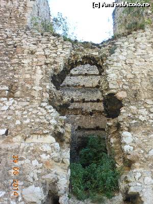 [P19] Cetatea Golubac - Porţiuni ruinate şi plante care cresc în piatră.  » foto by iulianic
 - 
<span class="allrVoted glyphicon glyphicon-heart hidden" id="av551602"></span>
<a class="m-l-10 hidden" id="sv551602" onclick="voting_Foto_DelVot(,551602,16590)" role="button">șterge vot <span class="glyphicon glyphicon-remove"></span></a>
<a id="v9551602" class=" c-red"  onclick="voting_Foto_SetVot(551602)" role="button"><span class="glyphicon glyphicon-heart-empty"></span> <b>LIKE</b> = Votează poza</a> <img class="hidden"  id="f551602W9" src="/imagini/loader.gif" border="0" /><span class="AjErrMes hidden" id="e551602ErM"></span>