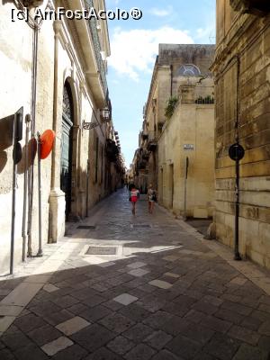 [P24] După prânz străzile sunt cam pustii-Lecce » foto by BOGDAN DSN
 - 
<span class="allrVoted glyphicon glyphicon-heart hidden" id="av824118"></span>
<a class="m-l-10 hidden" id="sv824118" onclick="voting_Foto_DelVot(,824118,16616)" role="button">șterge vot <span class="glyphicon glyphicon-remove"></span></a>
<a id="v9824118" class=" c-red"  onclick="voting_Foto_SetVot(824118)" role="button"><span class="glyphicon glyphicon-heart-empty"></span> <b>LIKE</b> = Votează poza</a> <img class="hidden"  id="f824118W9" src="/imagini/loader.gif" border="0" /><span class="AjErrMes hidden" id="e824118ErM"></span>