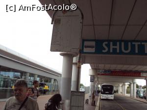 [P04] Aeroportul din Bari: peronul in fata caruia opresc shuttle busurile si autobuzul 16.  » foto by Carmen Ion
 - 
<span class="allrVoted glyphicon glyphicon-heart hidden" id="av752894"></span>
<a class="m-l-10 hidden" id="sv752894" onclick="voting_Foto_DelVot(,752894,16616)" role="button">șterge vot <span class="glyphicon glyphicon-remove"></span></a>
<a id="v9752894" class=" c-red"  onclick="voting_Foto_SetVot(752894)" role="button"><span class="glyphicon glyphicon-heart-empty"></span> <b>LIKE</b> = Votează poza</a> <img class="hidden"  id="f752894W9" src="/imagini/loader.gif" border="0" /><span class="AjErrMes hidden" id="e752894ErM"></span>