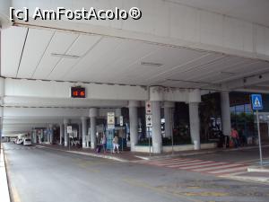 [P05] Aeroportul din Bari: peronul de la Sosiri.  » foto by Carmen Ion
 - 
<span class="allrVoted glyphicon glyphicon-heart hidden" id="av752895"></span>
<a class="m-l-10 hidden" id="sv752895" onclick="voting_Foto_DelVot(,752895,16616)" role="button">șterge vot <span class="glyphicon glyphicon-remove"></span></a>
<a id="v9752895" class=" c-red"  onclick="voting_Foto_SetVot(752895)" role="button"><span class="glyphicon glyphicon-heart-empty"></span> <b>LIKE</b> = Votează poza</a> <img class="hidden"  id="f752895W9" src="/imagini/loader.gif" border="0" /><span class="AjErrMes hidden" id="e752895ErM"></span>