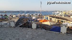 [P13] Gallipoli piata de peste linga parcarea din port.  » foto by popagelu
 - 
<span class="allrVoted glyphicon glyphicon-heart hidden" id="av641386"></span>
<a class="m-l-10 hidden" id="sv641386" onclick="voting_Foto_DelVot(,641386,16616)" role="button">șterge vot <span class="glyphicon glyphicon-remove"></span></a>
<a id="v9641386" class=" c-red"  onclick="voting_Foto_SetVot(641386)" role="button"><span class="glyphicon glyphicon-heart-empty"></span> <b>LIKE</b> = Votează poza</a> <img class="hidden"  id="f641386W9" src="/imagini/loader.gif" border="0" /><span class="AjErrMes hidden" id="e641386ErM"></span>
