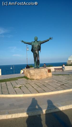 [P06] Domenico Modugno - Polignano » foto by tasse
 - 
<span class="allrVoted glyphicon glyphicon-heart hidden" id="av918151"></span>
<a class="m-l-10 hidden" id="sv918151" onclick="voting_Foto_DelVot(,918151,16616)" role="button">șterge vot <span class="glyphicon glyphicon-remove"></span></a>
<a id="v9918151" class=" c-red"  onclick="voting_Foto_SetVot(918151)" role="button"><span class="glyphicon glyphicon-heart-empty"></span> <b>LIKE</b> = Votează poza</a> <img class="hidden"  id="f918151W9" src="/imagini/loader.gif" border="0" /><span class="AjErrMes hidden" id="e918151ErM"></span>