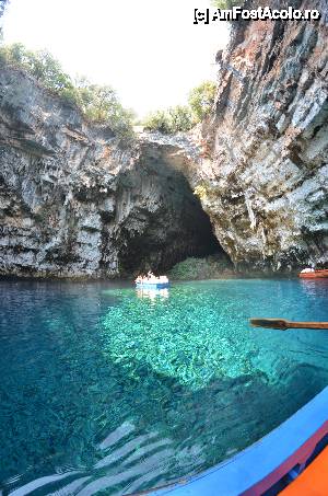 [P27] Lacul Melissani » foto by Muffin2009*
 - 
<span class="allrVoted glyphicon glyphicon-heart hidden" id="av412458"></span>
<a class="m-l-10 hidden" id="sv412458" onclick="voting_Foto_DelVot(,412458,16617)" role="button">șterge vot <span class="glyphicon glyphicon-remove"></span></a>
<a id="v9412458" class=" c-red"  onclick="voting_Foto_SetVot(412458)" role="button"><span class="glyphicon glyphicon-heart-empty"></span> <b>LIKE</b> = Votează poza</a> <img class="hidden"  id="f412458W9" src="/imagini/loader.gif" border="0" /><span class="AjErrMes hidden" id="e412458ErM"></span>