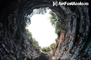 [P28] Pestera Melissani » foto by Muffin2009*
 - 
<span class="allrVoted glyphicon glyphicon-heart hidden" id="av412459"></span>
<a class="m-l-10 hidden" id="sv412459" onclick="voting_Foto_DelVot(,412459,16617)" role="button">șterge vot <span class="glyphicon glyphicon-remove"></span></a>
<a id="v9412459" class=" c-red"  onclick="voting_Foto_SetVot(412459)" role="button"><span class="glyphicon glyphicon-heart-empty"></span> <b>LIKE</b> = Votează poza</a> <img class="hidden"  id="f412459W9" src="/imagini/loader.gif" border="0" /><span class="AjErrMes hidden" id="e412459ErM"></span>