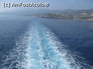[P01] Dupa ce dimineata am strabatut cu autocarul insula Zakynthos, ne imbarcam pe-un feribot, ce ne poarta spre Kefalonia.  » foto by dorgo
 - 
<span class="allrVoted glyphicon glyphicon-heart hidden" id="av1045903"></span>
<a class="m-l-10 hidden" id="sv1045903" onclick="voting_Foto_DelVot(,1045903,16617)" role="button">șterge vot <span class="glyphicon glyphicon-remove"></span></a>
<a id="v91045903" class=" c-red"  onclick="voting_Foto_SetVot(1045903)" role="button"><span class="glyphicon glyphicon-heart-empty"></span> <b>LIKE</b> = Votează poza</a> <img class="hidden"  id="f1045903W9" src="/imagini/loader.gif" border="0" /><span class="AjErrMes hidden" id="e1045903ErM"></span>