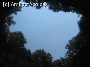 [P14] Lacul Melissani, o parte a tavanului unei caverne s-a prabusit, scotand la lumina, lacul subteran.  » foto by dorgo
 - 
<span class="allrVoted glyphicon glyphicon-heart hidden" id="av1045916"></span>
<a class="m-l-10 hidden" id="sv1045916" onclick="voting_Foto_DelVot(,1045916,16617)" role="button">șterge vot <span class="glyphicon glyphicon-remove"></span></a>
<a id="v91045916" class=" c-red"  onclick="voting_Foto_SetVot(1045916)" role="button"><span class="glyphicon glyphicon-heart-empty"></span> <b>LIKE</b> = Votează poza</a> <img class="hidden"  id="f1045916W9" src="/imagini/loader.gif" border="0" /><span class="AjErrMes hidden" id="e1045916ErM"></span>