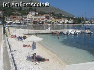 [P16] Plaja portului Agia Efemia. E lume putina azi la plaja, chiar daca suntem in plin sezon » foto by dorgo
 - 
<span class="allrVoted glyphicon glyphicon-heart hidden" id="av1045918"></span>
<a class="m-l-10 hidden" id="sv1045918" onclick="voting_Foto_DelVot(,1045918,16617)" role="button">șterge vot <span class="glyphicon glyphicon-remove"></span></a>
<a id="v91045918" class=" c-red"  onclick="voting_Foto_SetVot(1045918)" role="button"><span class="glyphicon glyphicon-heart-empty"></span> <b>LIKE</b> = Votează poza</a> <img class="hidden"  id="f1045918W9" src="/imagini/loader.gif" border="0" /><span class="AjErrMes hidden" id="e1045918ErM"></span>
