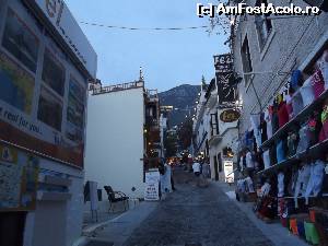 [P12] Una din ingustele si abruptele strazi din Kalkan » foto by irinad
 - 
<span class="allrVoted glyphicon glyphicon-heart hidden" id="av519603"></span>
<a class="m-l-10 hidden" id="sv519603" onclick="voting_Foto_DelVot(,519603,16656)" role="button">șterge vot <span class="glyphicon glyphicon-remove"></span></a>
<a id="v9519603" class=" c-red"  onclick="voting_Foto_SetVot(519603)" role="button"><span class="glyphicon glyphicon-heart-empty"></span> <b>LIKE</b> = Votează poza</a> <img class="hidden"  id="f519603W9" src="/imagini/loader.gif" border="0" /><span class="AjErrMes hidden" id="e519603ErM"></span>