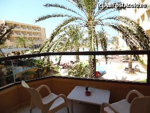 [P06] Balconul cu vedere la piscină și mare.  » foto by Crys_cristina
 - 
<span class="allrVoted glyphicon glyphicon-heart hidden" id="av564925"></span>
<a class="m-l-10 hidden" id="sv564925" onclick="voting_Foto_DelVot(,564925,16673)" role="button">șterge vot <span class="glyphicon glyphicon-remove"></span></a>
<a id="v9564925" class=" c-red"  onclick="voting_Foto_SetVot(564925)" role="button"><span class="glyphicon glyphicon-heart-empty"></span> <b>LIKE</b> = Votează poza</a> <img class="hidden"  id="f564925W9" src="/imagini/loader.gif" border="0" /><span class="AjErrMes hidden" id="e564925ErM"></span>