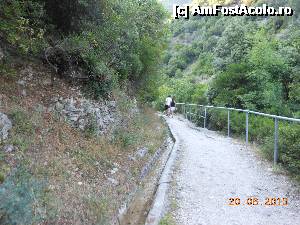 [P17] Cascada Dimosari - Drumul spre cascadă, o cărare lată şi pietruită.  » foto by iulianic
 - 
<span class="allrVoted glyphicon glyphicon-heart hidden" id="av497161"></span>
<a class="m-l-10 hidden" id="sv497161" onclick="voting_Foto_DelVot(,497161,16678)" role="button">șterge vot <span class="glyphicon glyphicon-remove"></span></a>
<a id="v9497161" class=" c-red"  onclick="voting_Foto_SetVot(497161)" role="button"><span class="glyphicon glyphicon-heart-empty"></span> <b>LIKE</b> = Votează poza</a> <img class="hidden"  id="f497161W9" src="/imagini/loader.gif" border="0" /><span class="AjErrMes hidden" id="e497161ErM"></span>